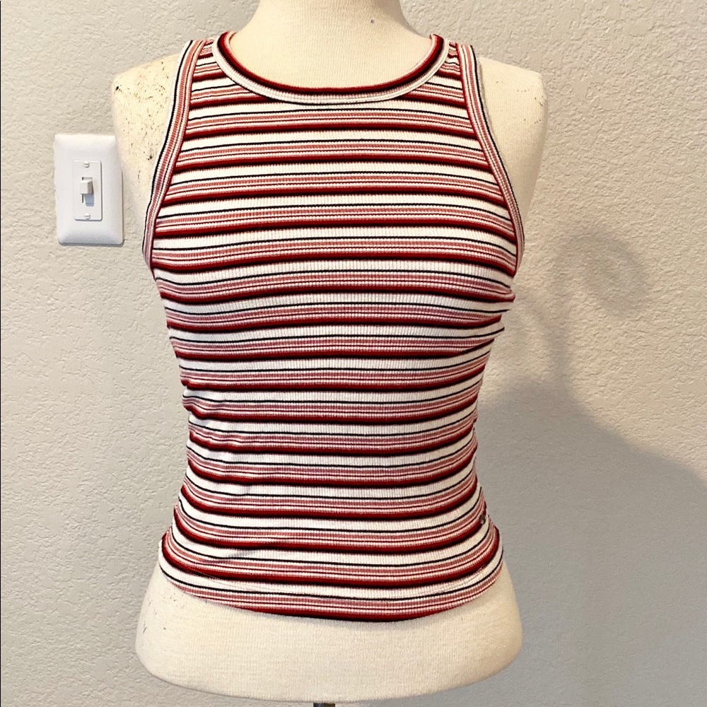 New AE cropped muscle tee